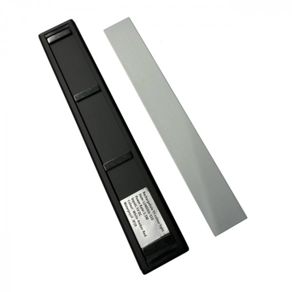 Lumeno Tri-Colour Rechargeable LED Light - Image 3
