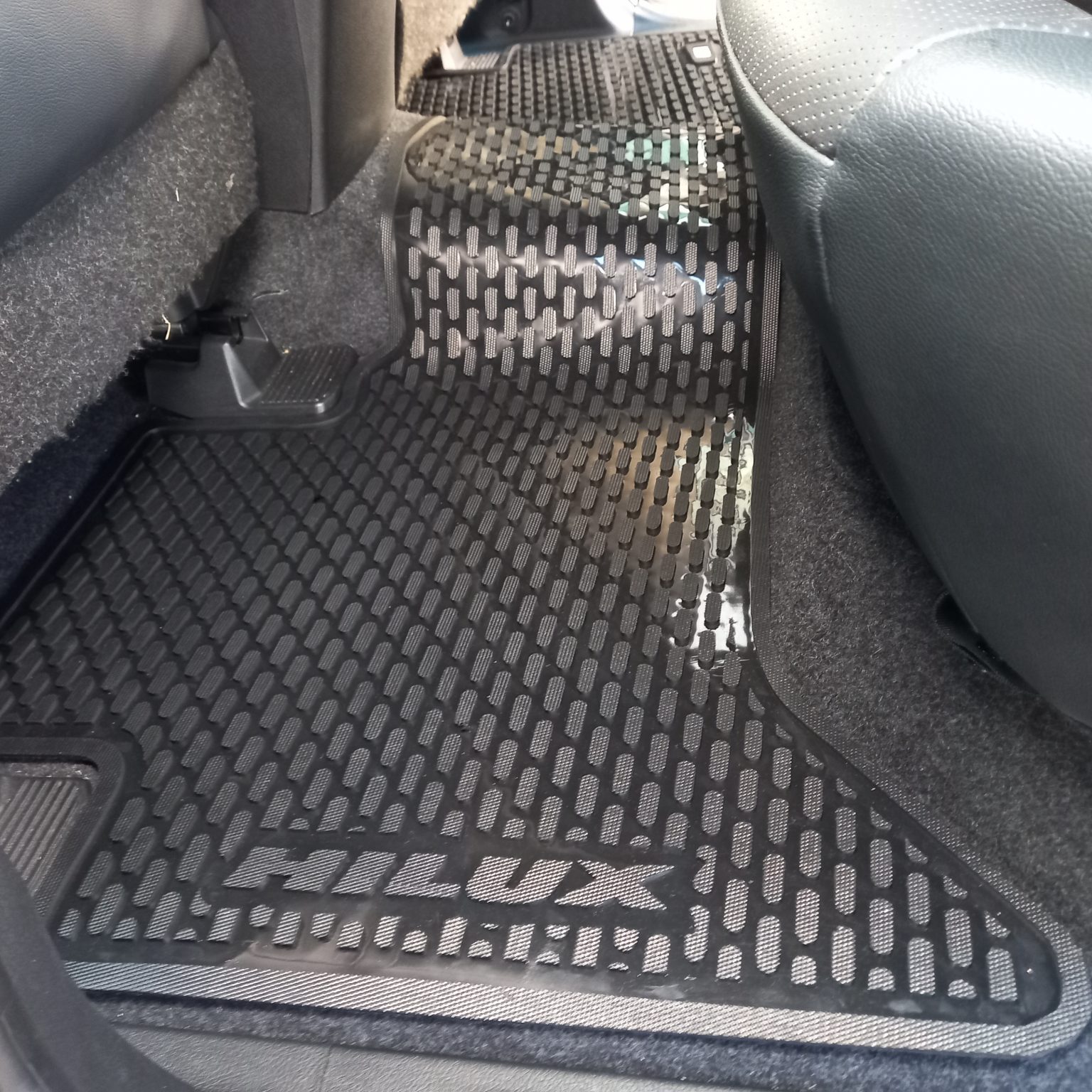 Toyota Hilux rubber mat set, Legend 50, Hilux GR, GD6 2015 ADDO The