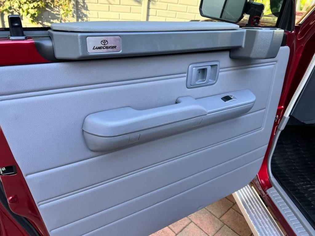 Toyota Landcruiser 79 Series Armrest & Cup holder Grey The Accessory Shop