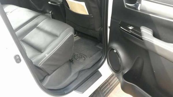 Toyota Hilux Rubber Moulded Mat set, Single, Double & Club cab (Heavy Duty) - Image 4