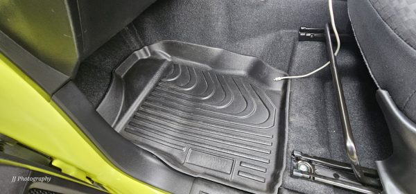 Suzuki Jimny 3 Piece moulded Mat Set Manual and Automatic 3 Door only - Image 3