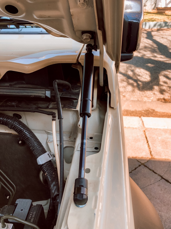 Suzuki Jimny Gas Struts For The Bonnet (Sold as a pair) 2019- - Image 3