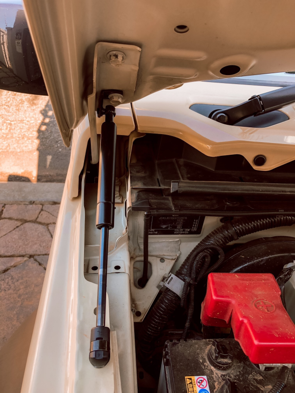 Suzuki Jimny Gas Struts For The Bonnet (Sold as a pair) 2019- - Image 2