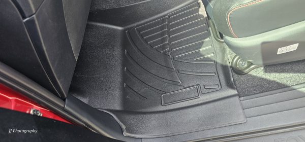 Toyota Hilux Rubber mat set Single or Double cab Moulded Revo 2016- - Image 9
