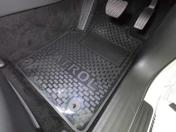 Nissan Patrol Y61 Interior Set - Image 3