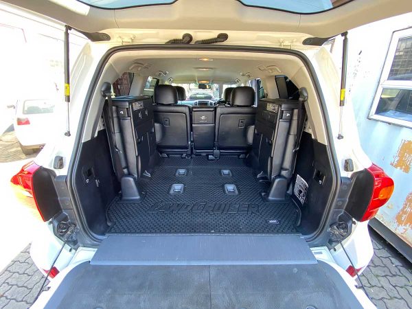Toyota Land Cruiser 200 Series Boot Mat - Image 5