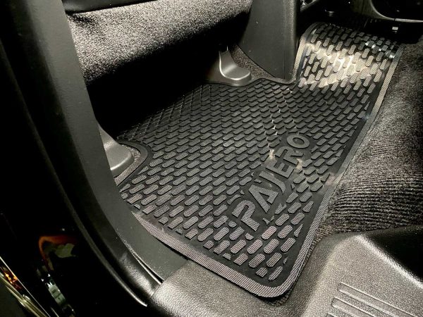 Mitsubishi Pajero Sport Interior Set - Image 5