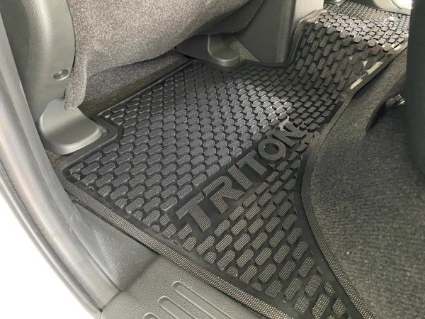 Mitsubishi Triton Interior Set - Image 5