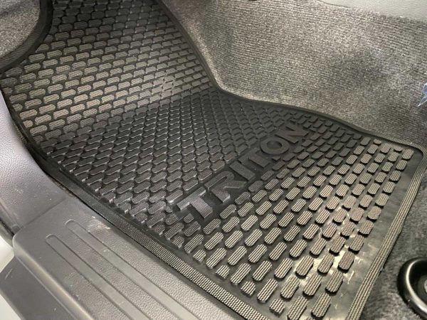 Mitsubishi Triton Interior Set - Image 4