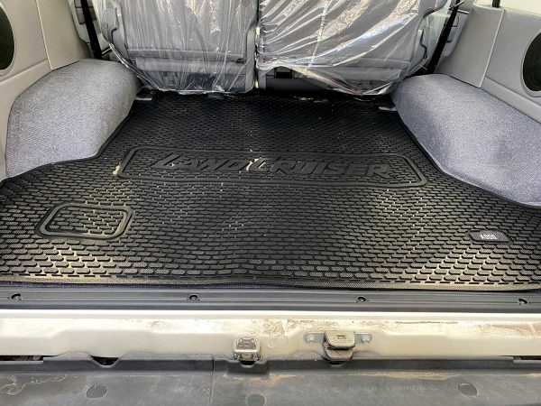 Land Cruiser 76 Series Station Wagon Boot Mat - Image 4