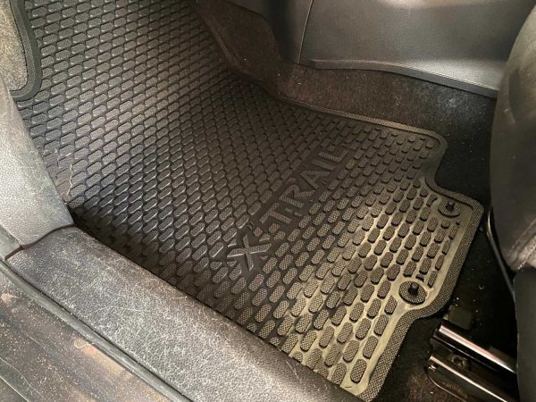 Nissan X-Trail (7 Seater) Full Set - Image 4