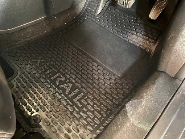 Nissan X-Trail (7 Seater) Full Set - Image 3