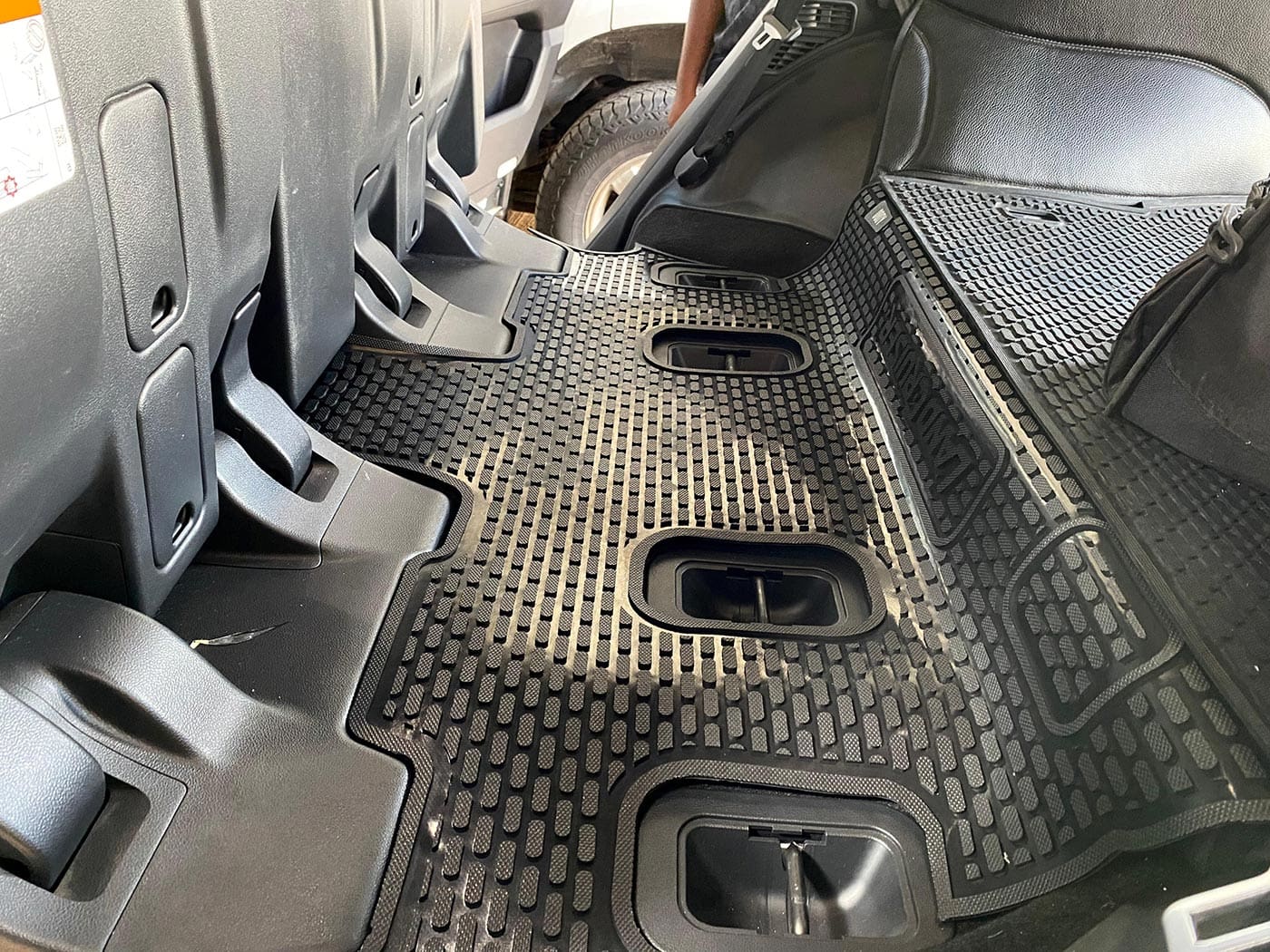 Toyota Land Cruiser 300 Series Extended Load Mat - Image 3